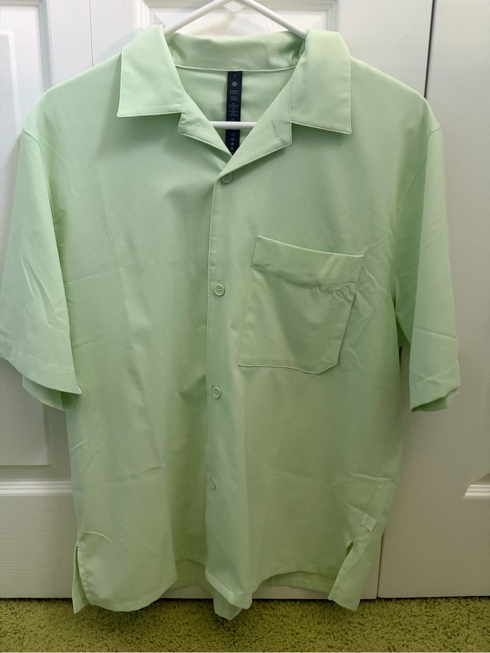 lululemon athletica Light Mint Green Short-Sleeve Button-Up Shirt